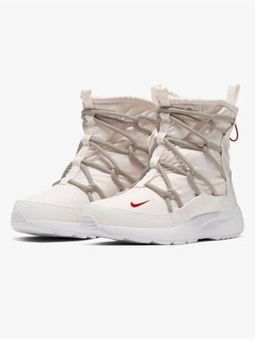 Nike Tanjun High Rise sneaker boots
